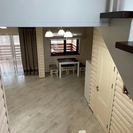 затишна De Luxe Villa Mikulicsin