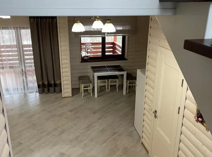 затишна De Luxe Villa Mykulychyn